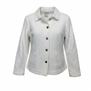 Seasons bright white, quilted jacket  w 2 pockets and snaps down the front